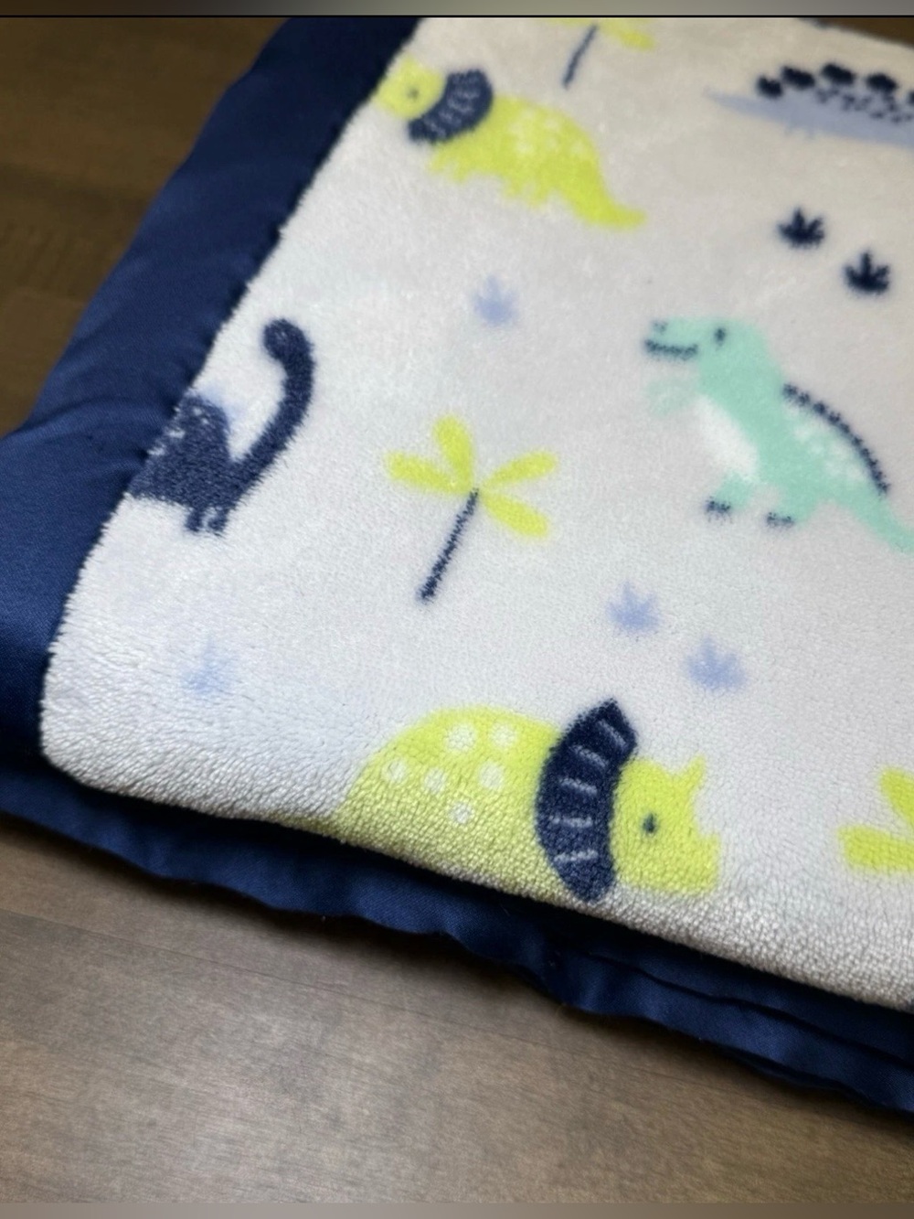 Parents Choice Dinosaur Baby Blanket Blue
Minky Dot Satin Trim Security 40x30